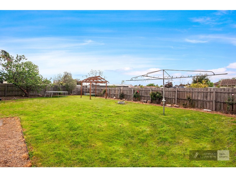 44 Alexander Pde, Lucknow VIC 3875