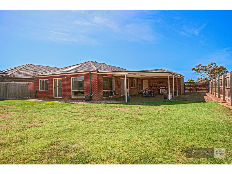 27 Phoebes Way, Eastwood VIC 3875