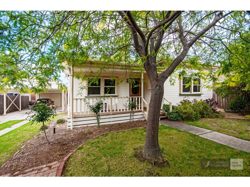 9 Grosvenor Ct, Bairnsdale VIC 3875