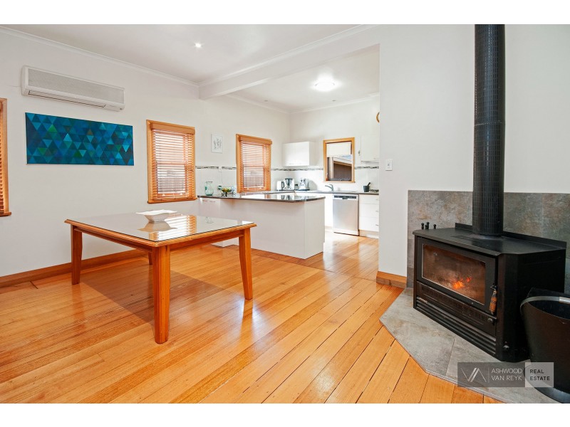9 Grosvenor Ct, Bairnsdale VIC 3875