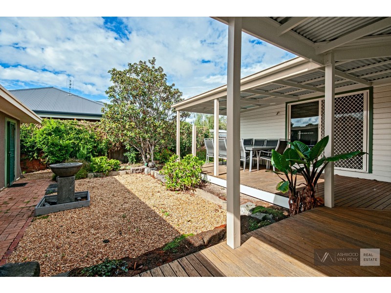 9 Grosvenor Ct, Bairnsdale VIC 3875
