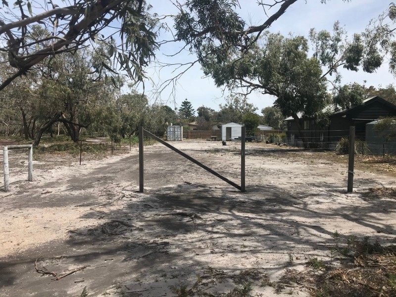34 Twelfth Ave, Raymond Island VIC 3880