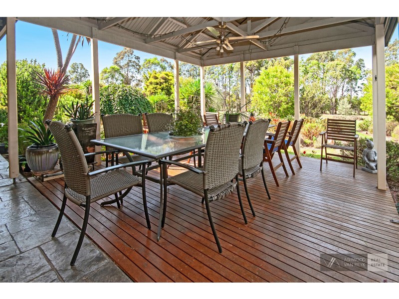 37 Boyd Ct, Eagle Point VIC 3878