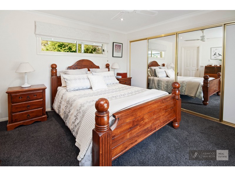 37 Boyd Ct, Eagle Point VIC 3878