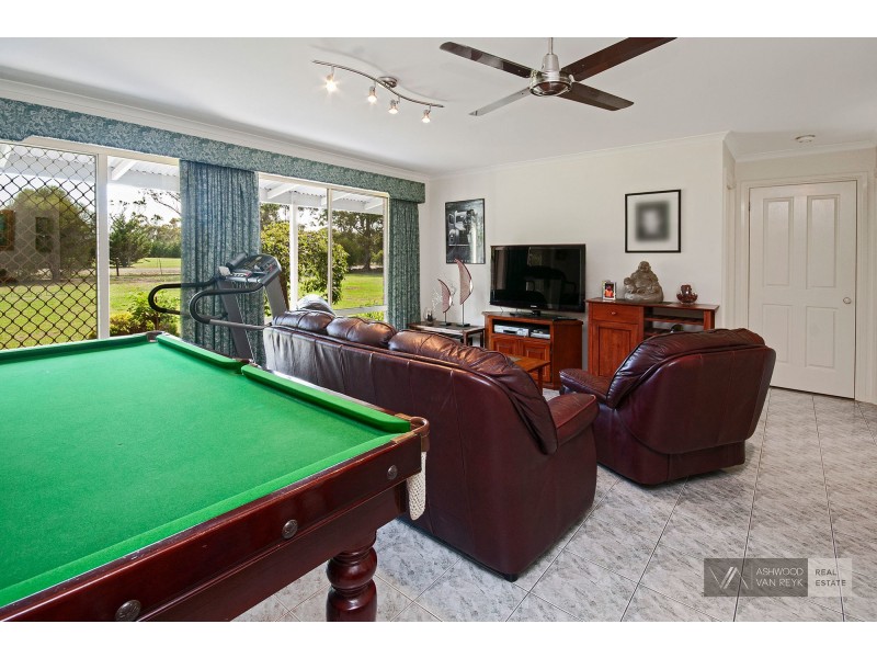 37 Boyd Ct, Eagle Point VIC 3878