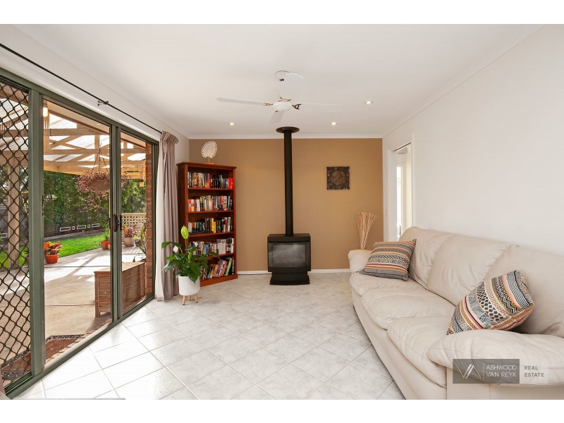 9 Birchwood Ct, Bairnsdale VIC 3875