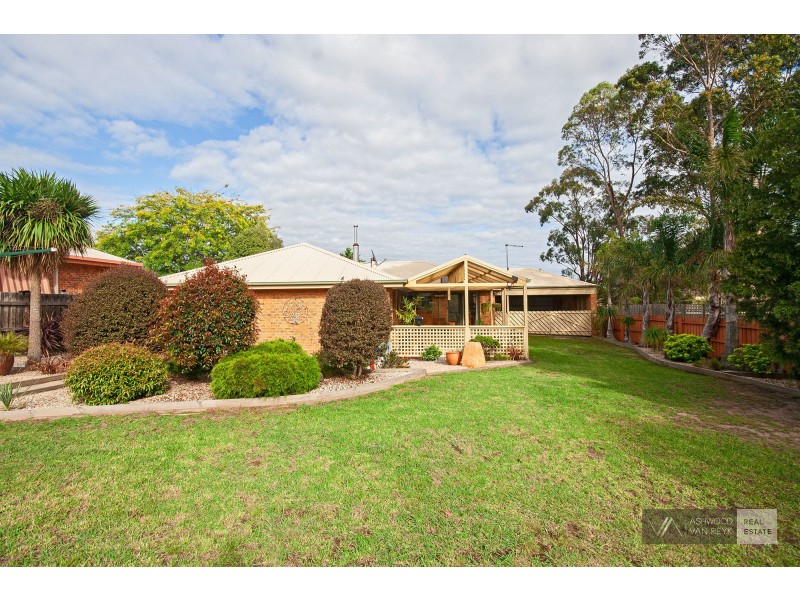 9 Birchwood Ct, Bairnsdale VIC 3875