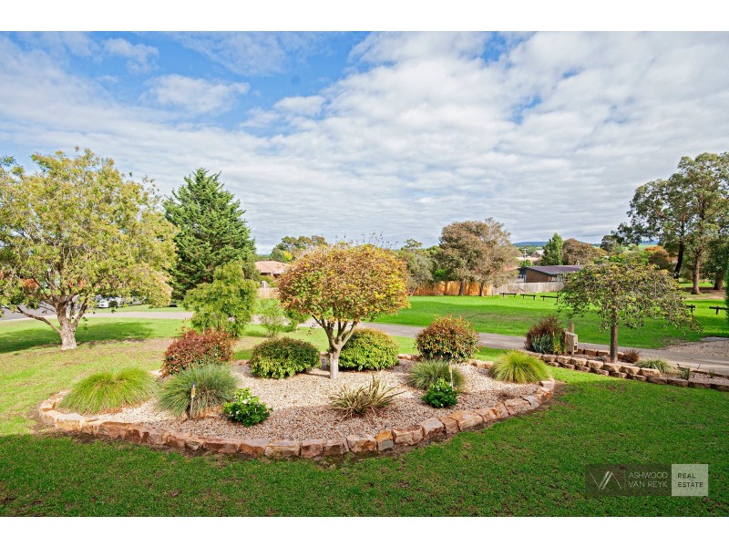 9 Birchwood Ct, Bairnsdale VIC 3875
