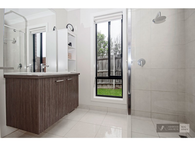 110 Flinns Rd, Eastwood VIC 3875