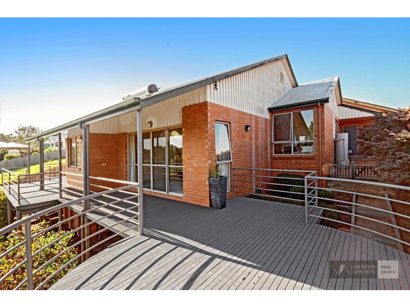 47 Harnham Dr, Bairnsdale VIC 3875