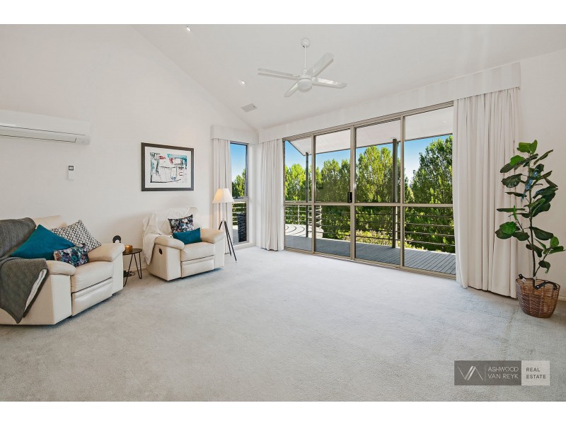 47 Harnham Dr, Bairnsdale VIC 3875