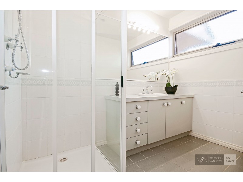 47 Harnham Dr, Bairnsdale VIC 3875