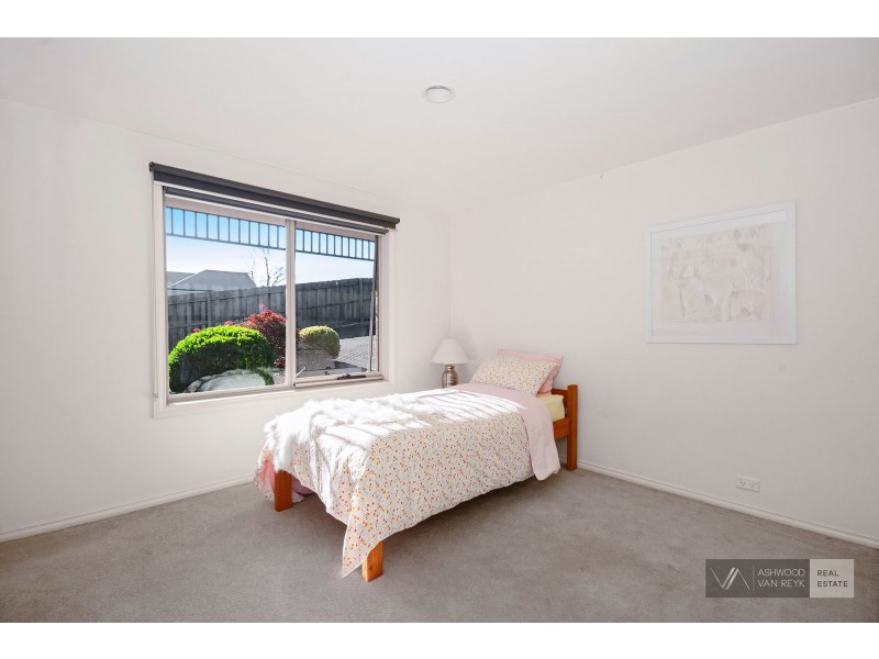 47 Harnham Dr, Bairnsdale VIC 3875