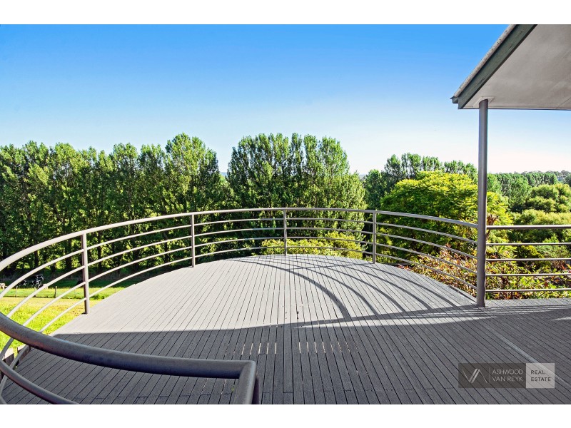 47 Harnham Dr, Bairnsdale VIC 3875