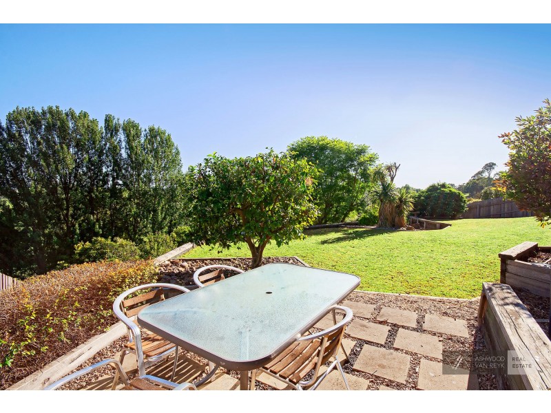 47 Harnham Dr, Bairnsdale VIC 3875