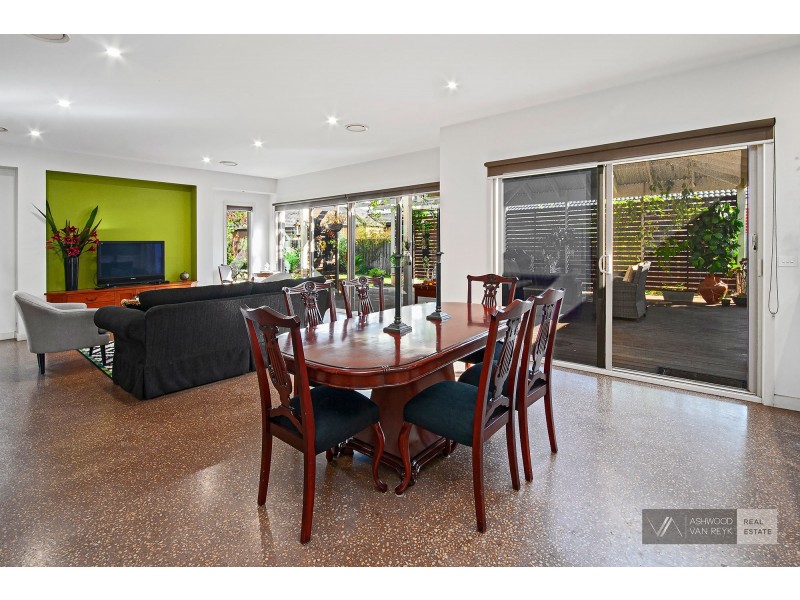 22 Kooralbyn Ct, Eastwood VIC 3875