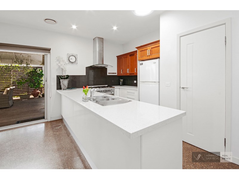 22 Kooralbyn Ct, Eastwood VIC 3875