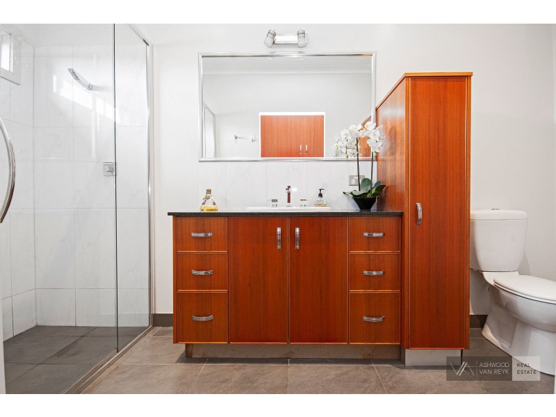 22 Kooralbyn Ct, Eastwood VIC 3875