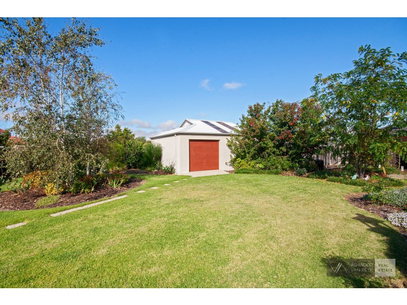 22 Kooralbyn Ct, Eastwood VIC 3875