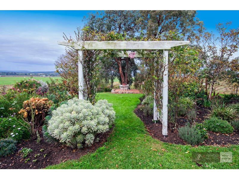 890 Bairnsdale-dargo Rd, Hillside VIC 3875