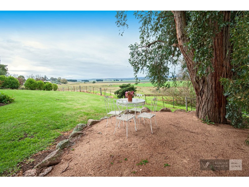 890 Bairnsdale-dargo Rd, Hillside VIC 3875