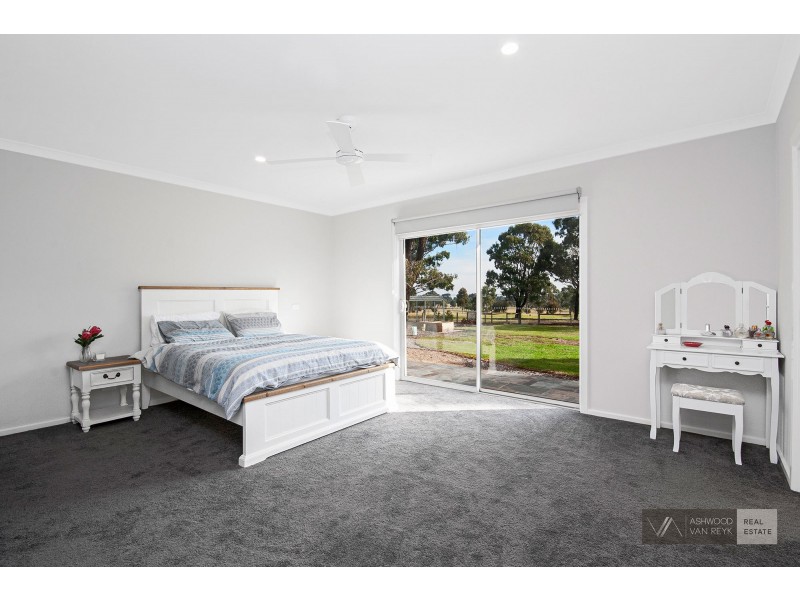 30 Kings Cove Bvd, Metung VIC 3904