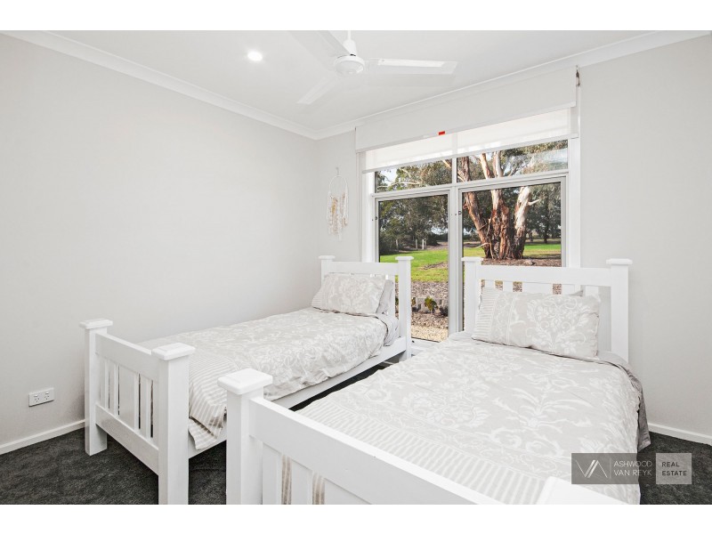 30 Kings Cove Bvd, Metung VIC 3904