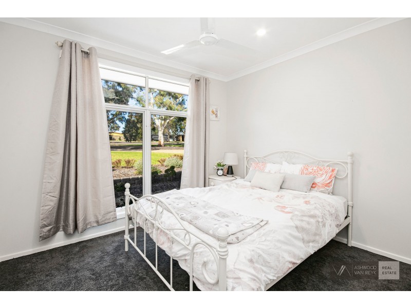 30 Kings Cove Bvd, Metung VIC 3904