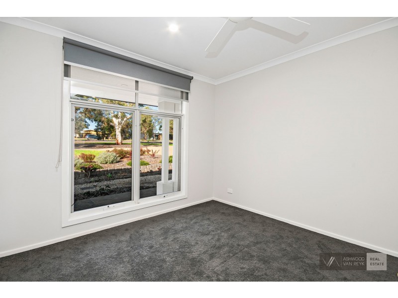 30 Kings Cove Bvd, Metung VIC 3904