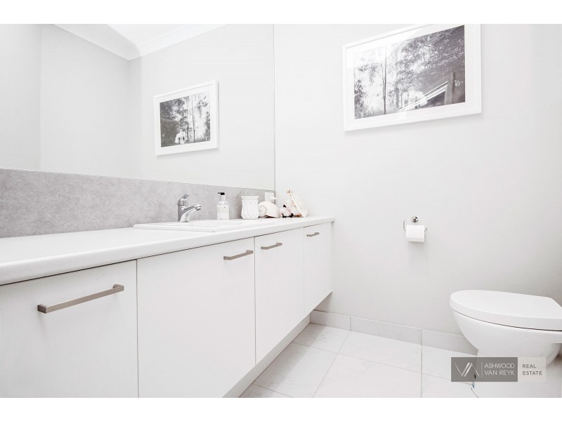 30 Kings Cove Bvd, Metung VIC 3904