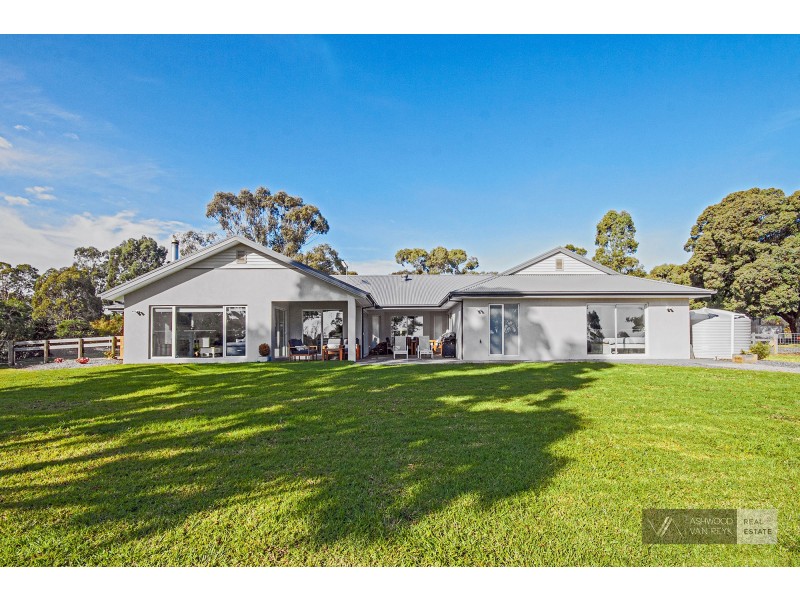 30 Kings Cove Bvd, Metung VIC 3904