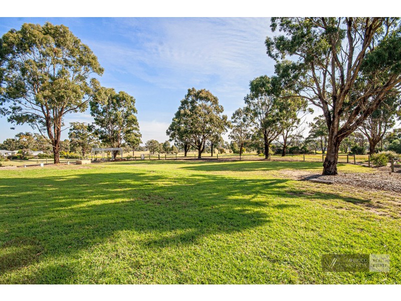 30 Kings Cove Bvd, Metung VIC 3904