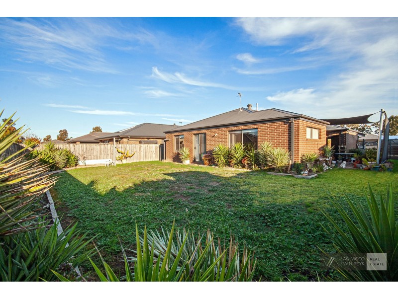 12 Whipbird Street, Bairnsdale VIC 3875