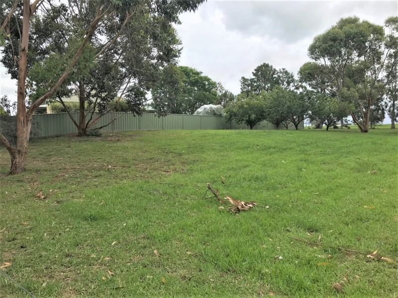 5 Stewart Pl, Eastwood VIC 3875