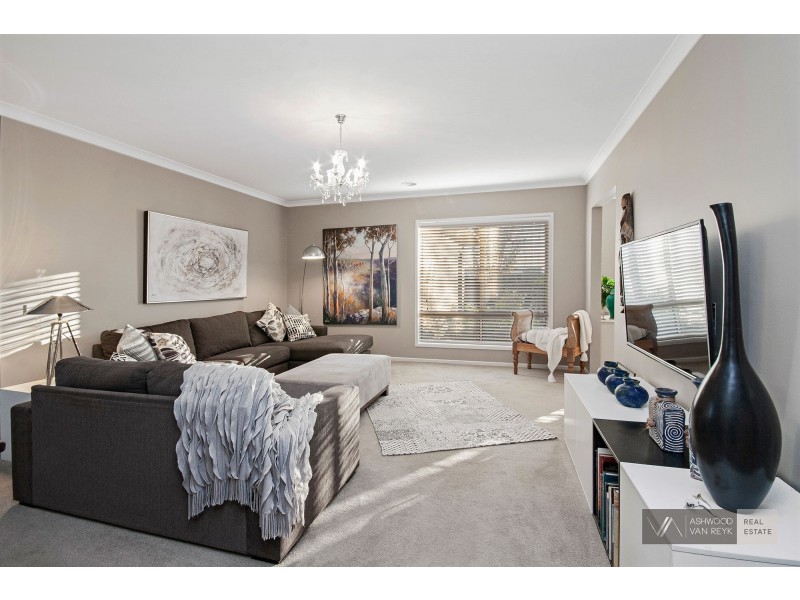 8 The Crescent, Eagle Point VIC 3878