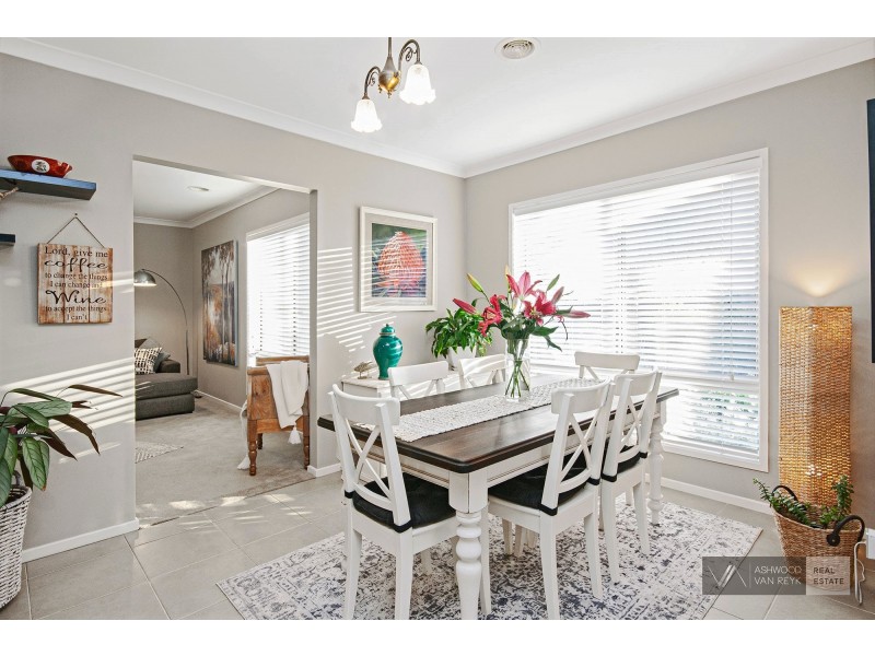 8 The Crescent, Eagle Point VIC 3878