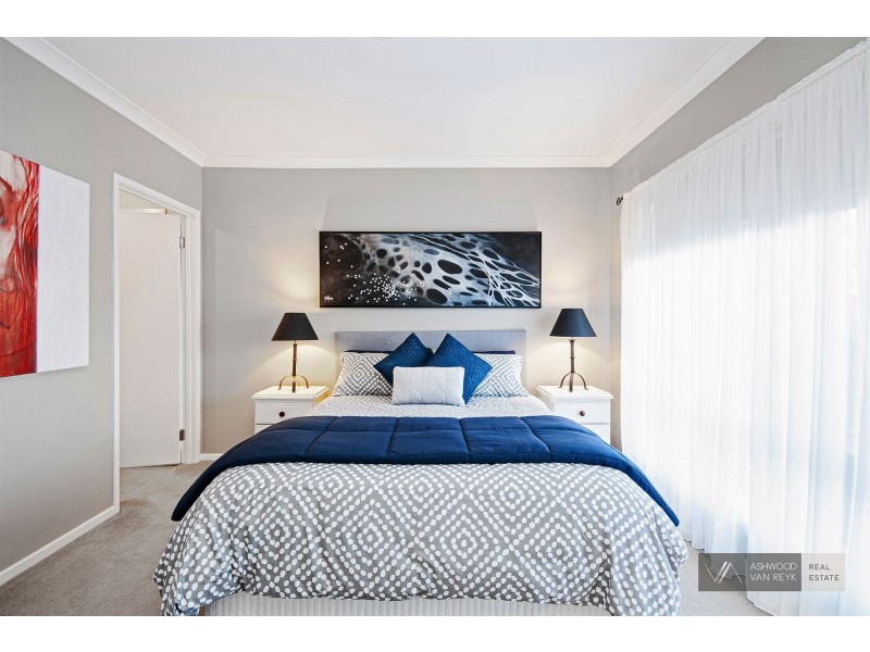 8 The Crescent, Eagle Point VIC 3878