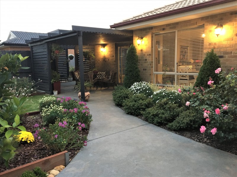 8 The Crescent, Eagle Point VIC 3878