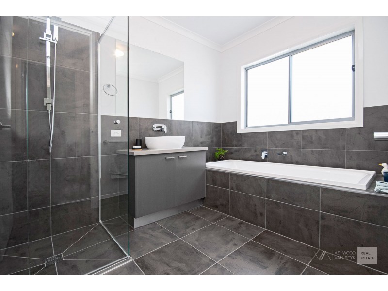 38 Lorimer Drive, Eastwood VIC 3875