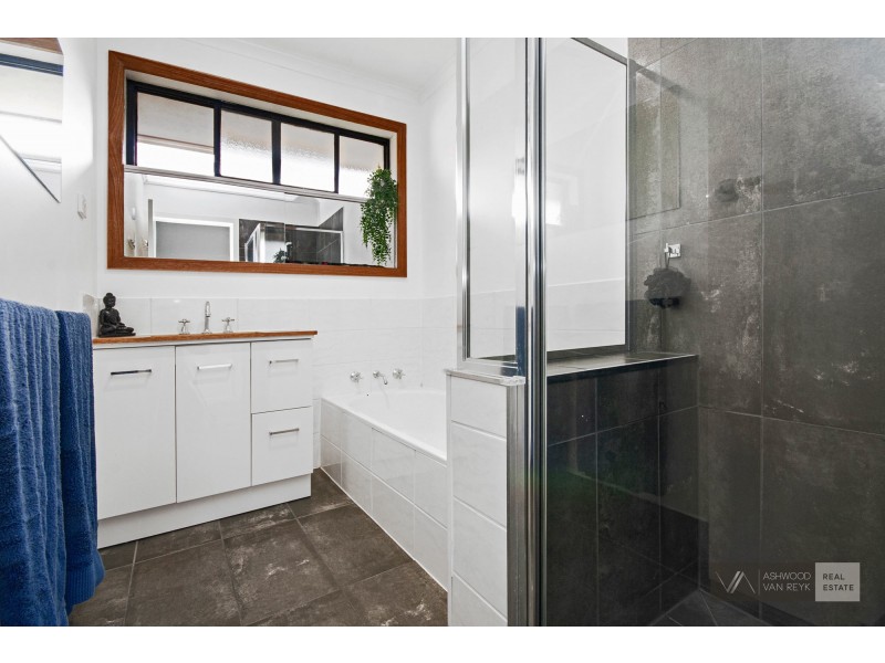 12 Dahlsen Cres, Bairnsdale VIC 3875