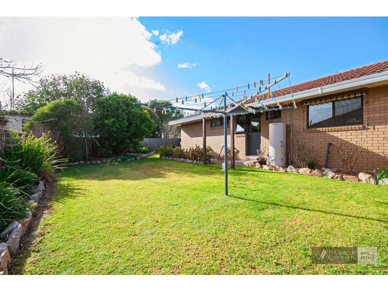 12 Dahlsen Cres, Bairnsdale VIC 3875