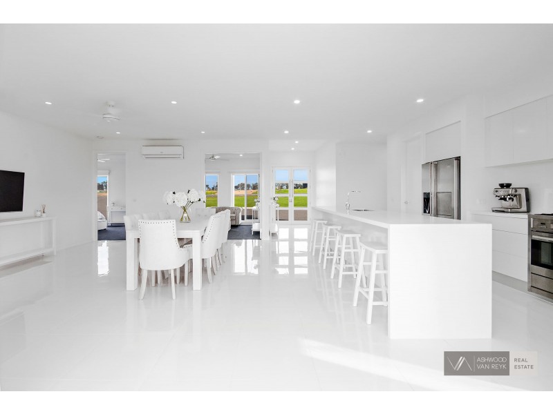 25 Wakefield Terrace, Wy Yung VIC 3875