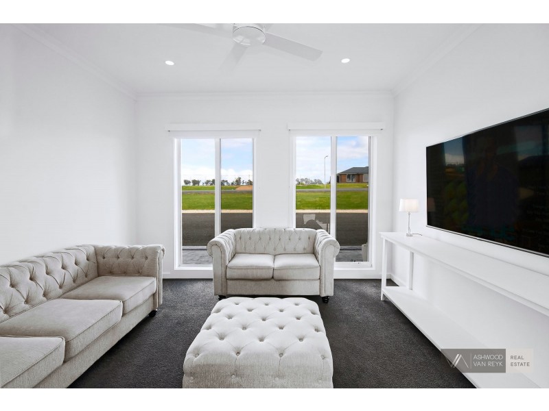 25 Wakefield Terrace, Wy Yung VIC 3875