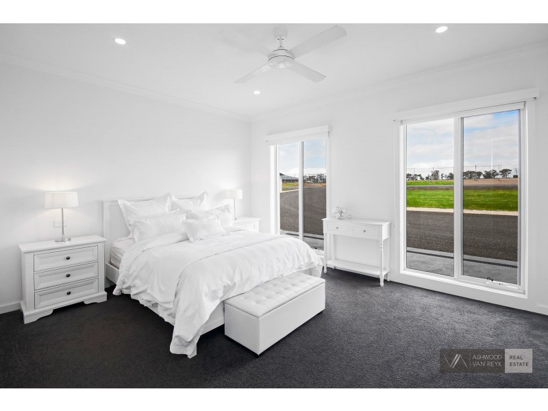 25 Wakefield Terrace, Wy Yung VIC 3875