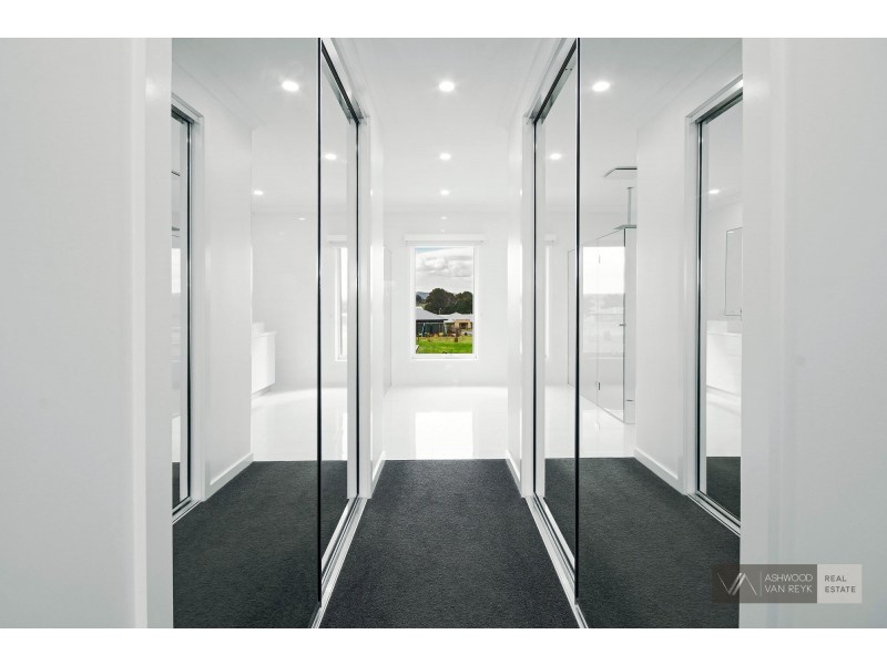 25 Wakefield Terrace, Wy Yung VIC 3875