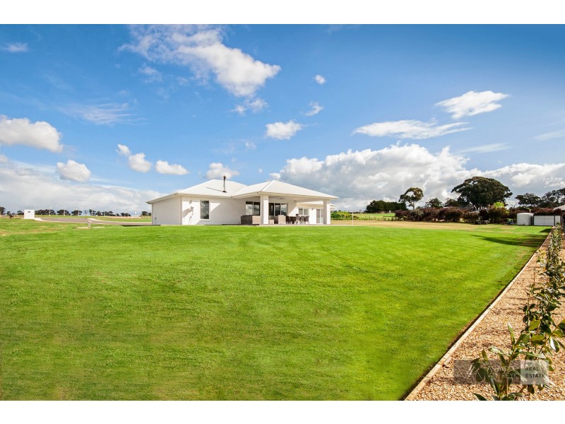 25 Wakefield Terrace, Wy Yung VIC 3875