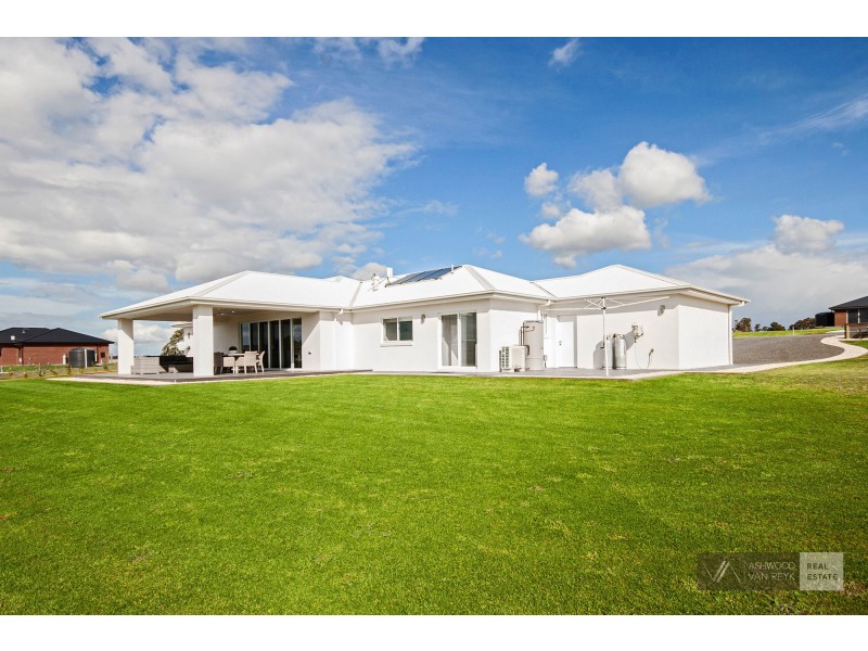 25 Wakefield Terrace, Wy Yung VIC 3875