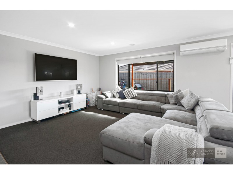 12 Cranes Tce, Eastwood VIC 3875