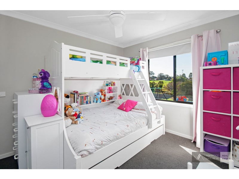 12 Cranes Tce, Eastwood VIC 3875