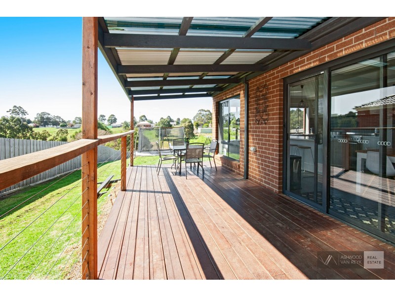 12 Cranes Tce, Eastwood VIC 3875